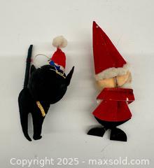 MaxSold Auction: Vintage Christmas Decorations - Toronto (Ontario, Canada) PARTNER MANAGED Estate Sale Online Auction - Esander Drive (STORAGE)