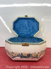 MaxSold Auction: Vintage Hard Shell Floral Hand Bag - Toronto (Ontario, Canada) PARTNER MANAGED Estate Sale Online Auction - Esander Drive (STORAGE)