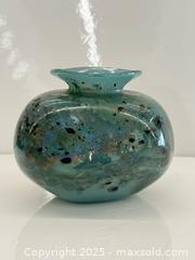 MaxSold Auction: Vintage Signed Canadian Art Glass Vase c.1989 - Toronto (Ontario, Canada) PARTNER MANAGED Estate Sale Online Auction - Esander Drive (STORAGE)