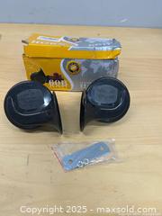 MaxSold Auction: Super loud train / boat horn black - Brampton (Ontario, Canada) PARTNER MANAGED Commercial Liquidation Online Auction - Rosedale Avenue West