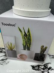 MaxSold Auction: Toosbuc planter holder pot new - Brampton (Ontario, Canada) PARTNER MANAGED Commercial Liquidation Online Auction - Rosedale Avenue West