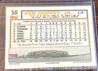 MaxSold Auction: 1992 Topps Ken Griffey Jr. Baseball Collectible Trading Card  - Newmarket (Ontario, Canada) PARTNER MANAGED Reseller Online Auction - Walter Avenue