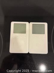 MaxSold Auction: Pair of Apple iPod 3rd Gen 15GB - Toronto (Ontario, Canada) SELLER MANAGED Downsizing Online Auction - Collingdale Road