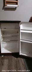 MaxSold Auction: GoldStar Bar/Mini Fridge, Right-Hand Door, Brown Faux Woodgrain - Windsor (Ontario, Canada) SELLER MANAGED Moving Online Auction - Hickory Road