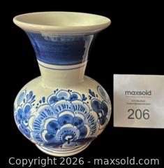 MaxSold Auction: Delfts Hand Painted Earthenware Vase from Holland  - Ottawa (Ontario, Canada) SELLER MANAGED Downsizing Online Auction - Sandy Forest Place