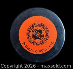 MaxSold Auction: Chris Wells Pittsburgh Penguins Signed Puck # 302 / 500 - Ottawa (Ontario, Canada) SELLER MANAGED Downsizing Online Auction - Sandy Forest Place
