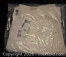 MaxSold Auction: Lane Bryant Women's Plus Size 18 White Denim Bermuda Shorts - Newport (Pennsylvania, USA) SELLER MANAGED Downsizing Online Auction - North 5th Street