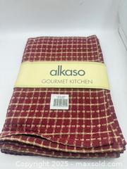 MaxSold Auction: 2 Sets of 4 Pieces Alkaso Gourmet Kitchen Tea Towels - Norfolk (Ontario, Canada) SELLER MANAGED Commercial Liquidation Online Auction - Robinson Street