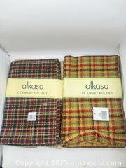 MaxSold Auction: 2 Sets Of 4 Pieces Alkaso Gourmet Kitchen Tea Towels - Norfolk (Ontario, Canada) SELLER MANAGED Commercial Liquidation Online Auction - Robinson Street