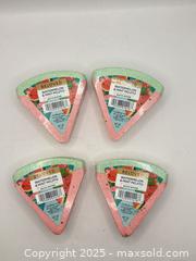 MaxSold Auction: 4 Pieces Beloved Watermelon & Mint Mojito Bath Bomb - Norfolk (Ontario, Canada) SELLER MANAGED Commercial Liquidation Online Auction - Robinson Street