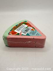 MaxSold Auction: 4 Pieces Beloved Watermelon & Mint Mojito Bath Bomb - Norfolk (Ontario, Canada) SELLER MANAGED Commercial Liquidation Online Auction - Robinson Street