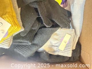 MaxSold Auction: Assorted Box Of Gloves 50 Pieces  - Norfolk (Ontario, Canada) SELLER MANAGED Commercial Liquidation Online Auction - Robinson Street