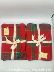 MaxSold Auction: Christmas Napkins 2 Pieces Set Of 4 - Norfolk (Ontario, Canada) SELLER MANAGED Commercial Liquidation Online Auction - Robinson Street