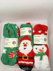 MaxSold Auction: George Ladies Cozy Christmas Socks 3 Sets 15 Pieces  - Norfolk (Ontario, Canada) SELLER MANAGED Commercial Liquidation Online Auction - Robinson Street
