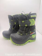 MaxSold Auction: Ice Fields High Performance Toddler Boots Size 5 Winter Boots  - Norfolk (Ontario, Canada) SELLER MANAGED Commercial Liquidation Online Auction - Robinson Street