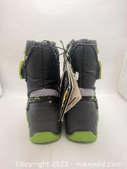MaxSold Auction: Ice Fields High Performance Toddler Boots Size 5 Winter Boots  - Norfolk (Ontario, Canada) SELLER MANAGED Commercial Liquidation Online Auction - Robinson Street