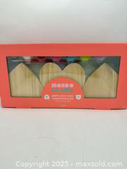 MaxSold Auction: Mondo Llama Paint Your Own Letters Kit & Paint Your Own Wood Hearts Kit 2 Kits - Norfolk (Ontario, Canada) SELLER MANAGED Commercial Liquidation Online Auction - Robinson Street