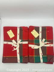 MaxSold Auction: Plaid Christmas Napkins 2 Pieces Set of 4 - Norfolk (Ontario, Canada) SELLER MANAGED Commercial Liquidation Online Auction - Robinson Street