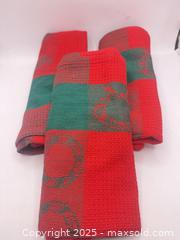 MaxSold Auction: Set of 3 Christmas Tea Towels And Plaid Oven Mitts 4 Pieces  - Norfolk (Ontario, Canada) SELLER MANAGED Commercial Liquidation Online Auction - Robinson Street