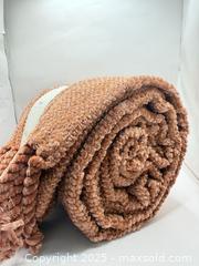 MaxSold Auction: Threshold 50”x60” Throw Blanket  - Norfolk (Ontario, Canada) SELLER MANAGED Commercial Liquidation Online Auction - Robinson Street
