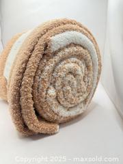 MaxSold Auction: Threshold Reversible Plush Throw 50”x60” - Norfolk (Ontario, Canada) SELLER MANAGED Commercial Liquidation Online Auction - Robinson Street