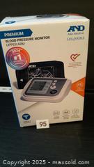 MaxSold Auction: A&D Medical Blood Upper Arm Pressure Monitor - Oakville (Ontario, Canada) SELLER MANAGED Charity/Fundraising Online Auction - Wakehurst Crescent
