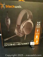 MaxSold Auction: Blackweb gaming mouse - Oakville (Ontario, Canada) SELLER MANAGED Charity/Fundraising Online Auction - Wakehurst Crescent