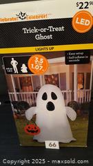 MaxSold Auction: Celebrate Inflatable Trick-or-Treat Ghost. - Oakville (Ontario, Canada) SELLER MANAGED Charity/Fundraising Online Auction - Wakehurst Crescent