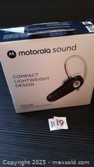 MaxSold Auction: Compact W/L Mono Headset by Motorola - Oakville (Ontario, Canada) SELLER MANAGED Charity/Fundraising Online Auction - Wakehurst Crescent