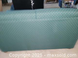 MaxSold Auction: Green & Spotted Love Seat - Oakville (Ontario, Canada) SELLER MANAGED Charity/Fundraising Online Auction - Wakehurst Crescent