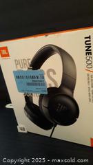 MaxSold Auction: JBL Tune500 wired headphones - Oakville (Ontario, Canada) SELLER MANAGED Charity/Fundraising Online Auction - Wakehurst Crescent