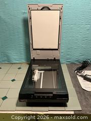 MaxSold Auction: Epson Perfection Photo Scanner V600 - Oak Bay (British Columbia, Canada) SELLER MANAGED Downsizing Online Auction - Fair Street