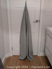 MaxSold Auction: Two Linen Bath Sheets - Oak Bay (British Columbia, Canada) SELLER MANAGED Downsizing Online Auction - Fair Street