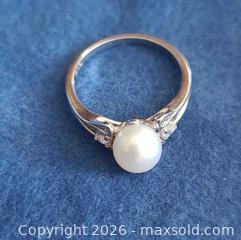 MaxSold Auction: Pearl Sterling Silver Ring - Kingston (Ontario, Canada) SELLER MANAGED Downsizing Online Auction - York Street