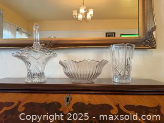 MaxSold Auction: Antique Glass Lot, Scalloped Edge Bowl, Vases. - San Francisco (California, USA) SELLER MANAGED Estate Sale Online Auction - Kenwood Way