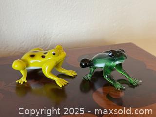 MaxSold Auction: Vintage Murano Glass Figurine Frogs  - San Francisco (California, USA) SELLER MANAGED Estate Sale Online Auction - Kenwood Way