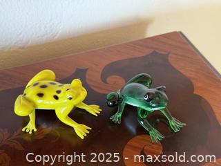 MaxSold Auction: Vintage Murano Glass Figurine Frogs  - San Francisco (California, USA) SELLER MANAGED Estate Sale Online Auction - Kenwood Way