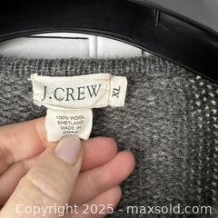 MaxSold Auction: J. Crew XL V-neck sweater - Toronto (Ontario, Canada) SELLER MANAGED Reseller Online Auction - Greengrove Crescent