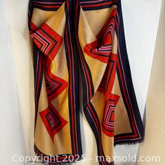 MaxSold Auction: Vintage mod design oblong scarf - Toronto (Ontario, Canada) SELLER MANAGED Reseller Online Auction - Greengrove Crescent