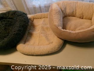 MaxSold Auction: Lot of 3 Dog beds - Covington (Georgia, USA) SELLER MANAGED Downsizing Online Auction - Queensland Lane