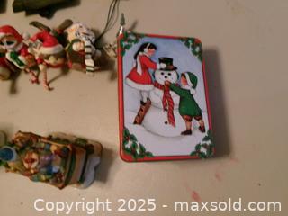 MaxSold Auction: Musical ceramic Christmas decor - Covington (Georgia, USA) SELLER MANAGED Downsizing Online Auction - Queensland Lane