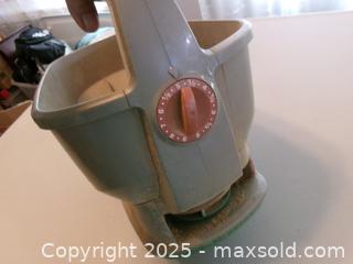 MaxSold Auction: SCOTTS battery operated seeder - Covington (Georgia, USA) SELLER MANAGED Downsizing Online Auction - Queensland Lane