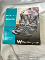 MaxSold Auction: Grilled Cheese Sandwich Maker - Newmarket (Ontario, Canada) SELLER MANAGED Downsizing Online Auction - Wendy Culbert Crescent          