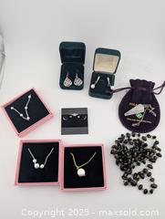 MaxSold Auction: Costume & Fashion Jewelry Lot  - Langley (British Columbia, Canada) SELLER MANAGED Reseller Online Auction - 68 Avenue