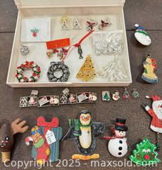 MaxSold Auction: Christmas Jewelry - Thousand Oaks (California, USA) PARTNER MANAGED Estate Sale Online Auction - Saxon Place