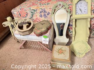 MaxSold Auction: Handcrafted Floral Art Pieces - Thousand Oaks (California, USA) PARTNER MANAGED Estate Sale Online Auction - Saxon Place