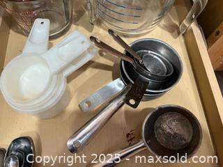 MaxSold Auction: Measuring Cooking Tools - Cups and Spoons - Thousand Oaks (California, USA) PARTNER MANAGED Estate Sale Online Auction - Saxon Place