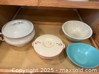 MaxSold Auction: Midcentury Vernon Ware Metlox Serving Bowl, Tureen and Crock - Thousand Oaks (California, USA) PARTNER MANAGED Estate Sale Online Auction - Saxon Place