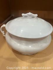 MaxSold Auction: Midcentury Vernon Ware Metlox Serving Bowl, Tureen and Crock - Thousand Oaks (California, USA) PARTNER MANAGED Estate Sale Online Auction - Saxon Place