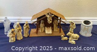 MaxSold Auction: Small Nativity Scenes  - Thousand Oaks (California, USA) PARTNER MANAGED Estate Sale Online Auction - Saxon Place